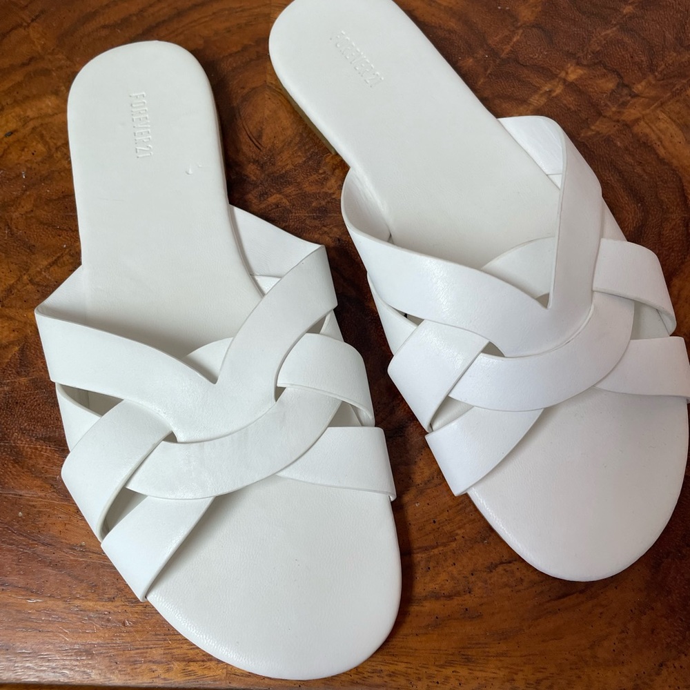 7.5 White Leather Oran Sandal F21